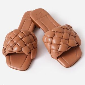 Marc Fisher Marisol Slide Sandal in medium natural